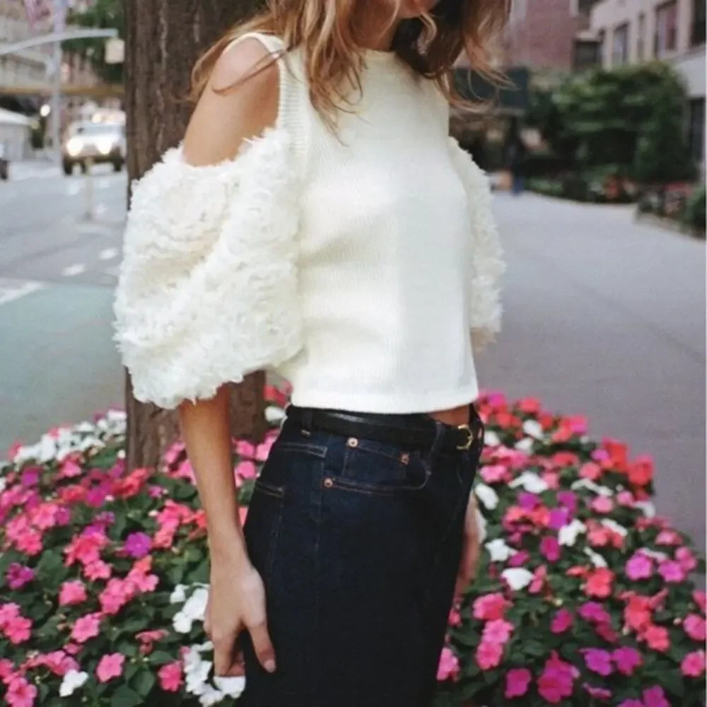 Zara Puff Cut Out Sleeve Crop Top Cream Size M NWOT